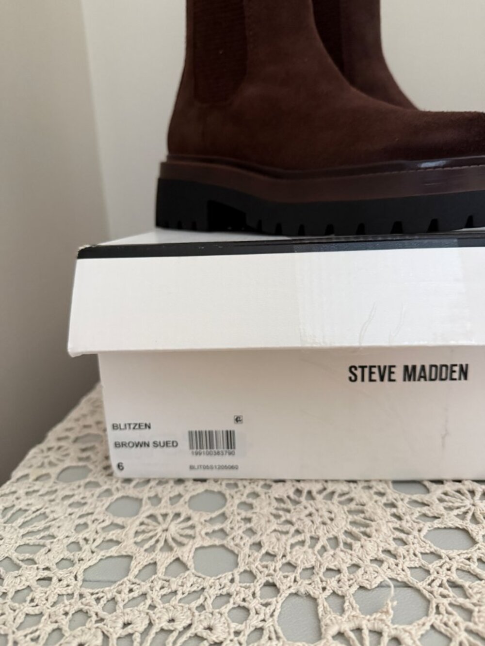 Steve Madden Blitzen Brown Suede Ankle Boots 6 - Picture 6 of 7
